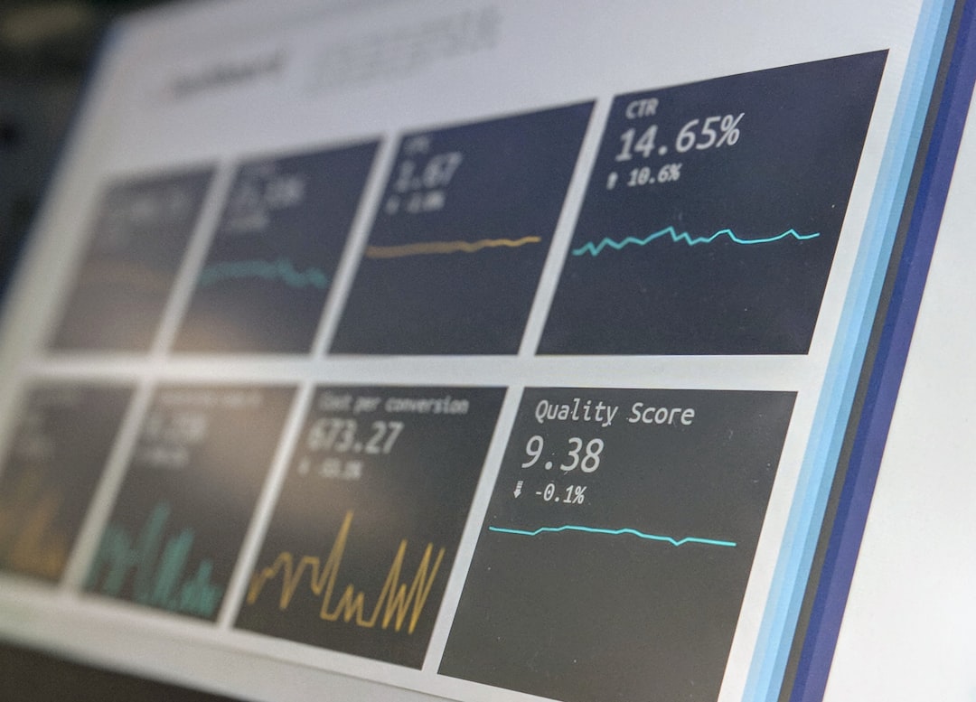 Dirigeant PME configurant sa prospection automatisée avant la rentrée